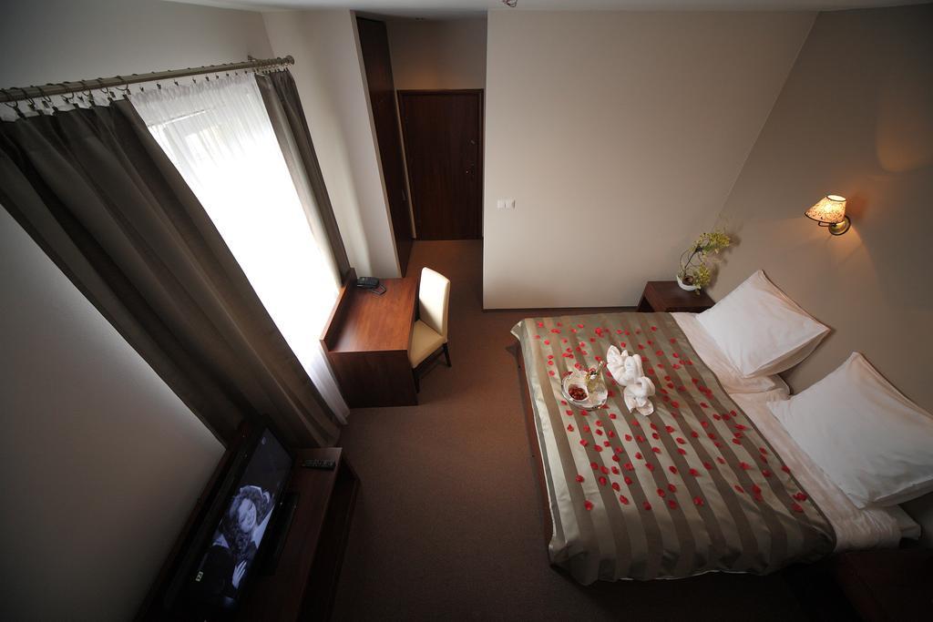 Hotel Stara Fabryka Malogoszcz Camera foto
