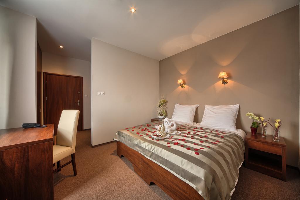 Hotel Stara Fabryka Malogoszcz Camera foto