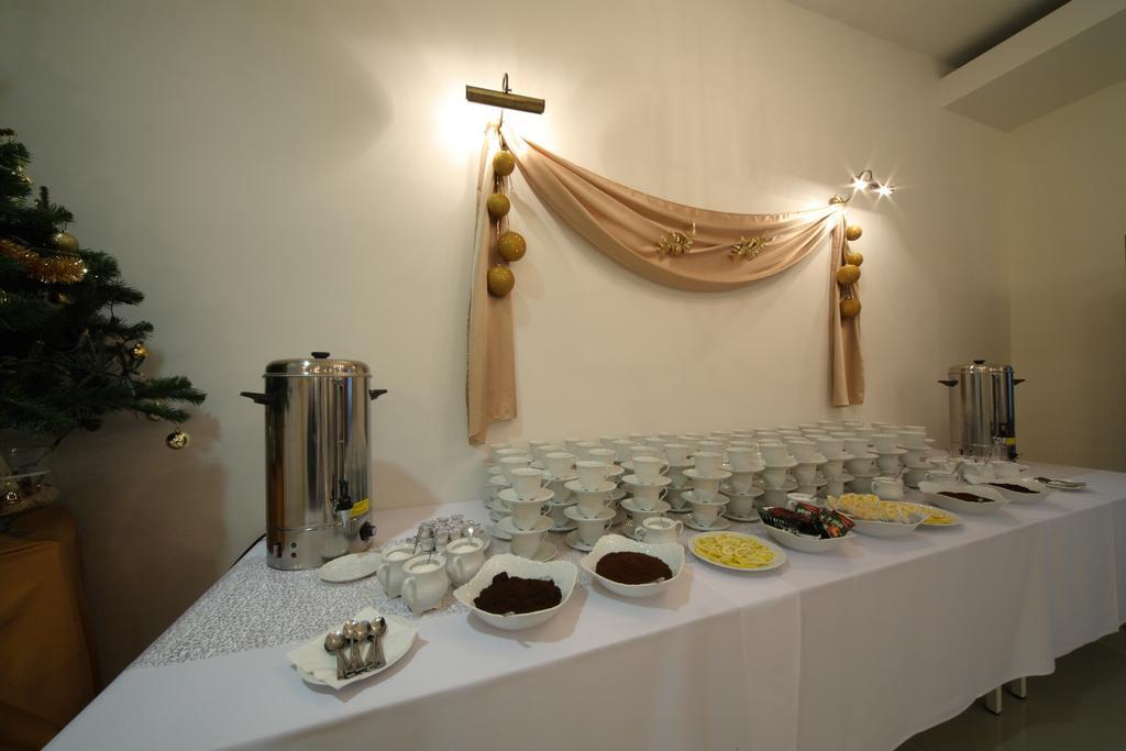 Hotel Stara Fabryka Malogoszcz Esterno foto